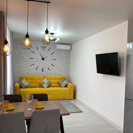 Vip Апартаменты На Жукова Uralsk Exterior foto
